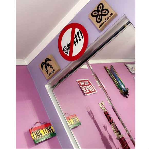 *C O U R A G E✨ Wall Accessory - Picture 1 of 3